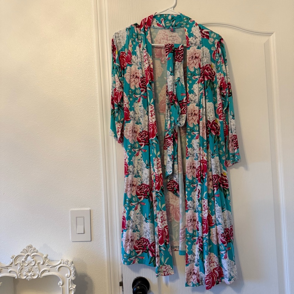 Posh Peanut Robe size small